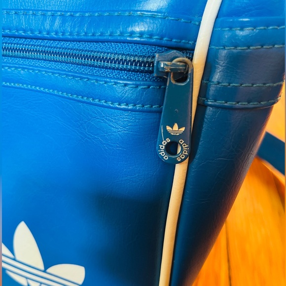 Vintage Adidas Messenger Bag - Picture 4 of 6